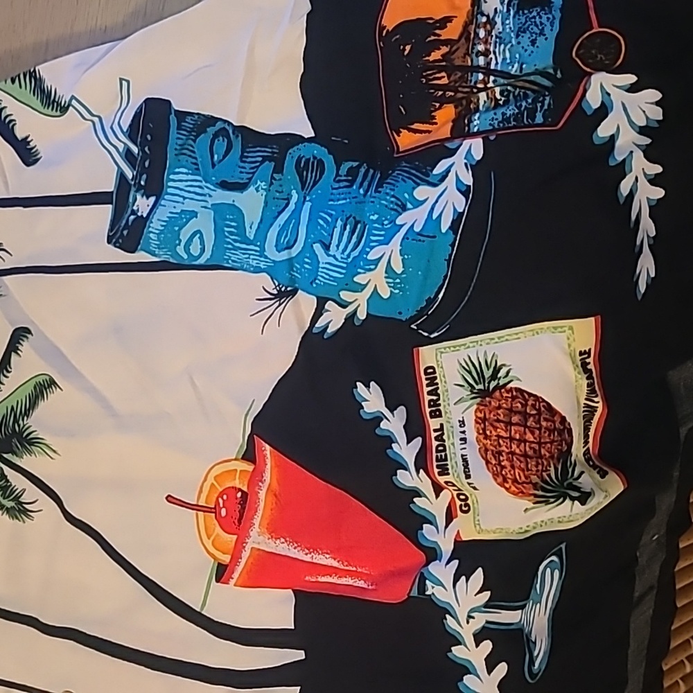 Waikiki wear by Cherokee men's XL Rayon button-down tropical pattern shirt